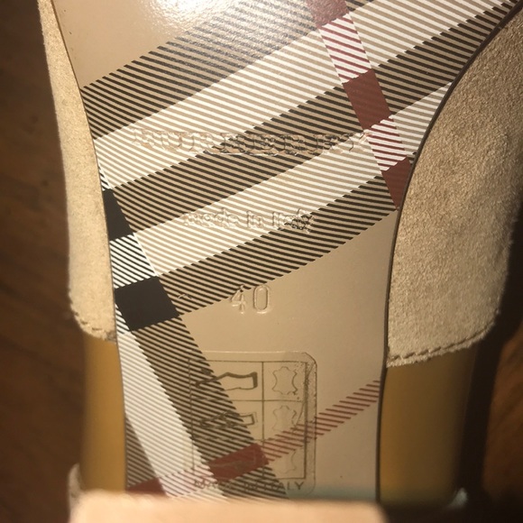 NEW BURBERRY SHOES - Picture 7 of 7
